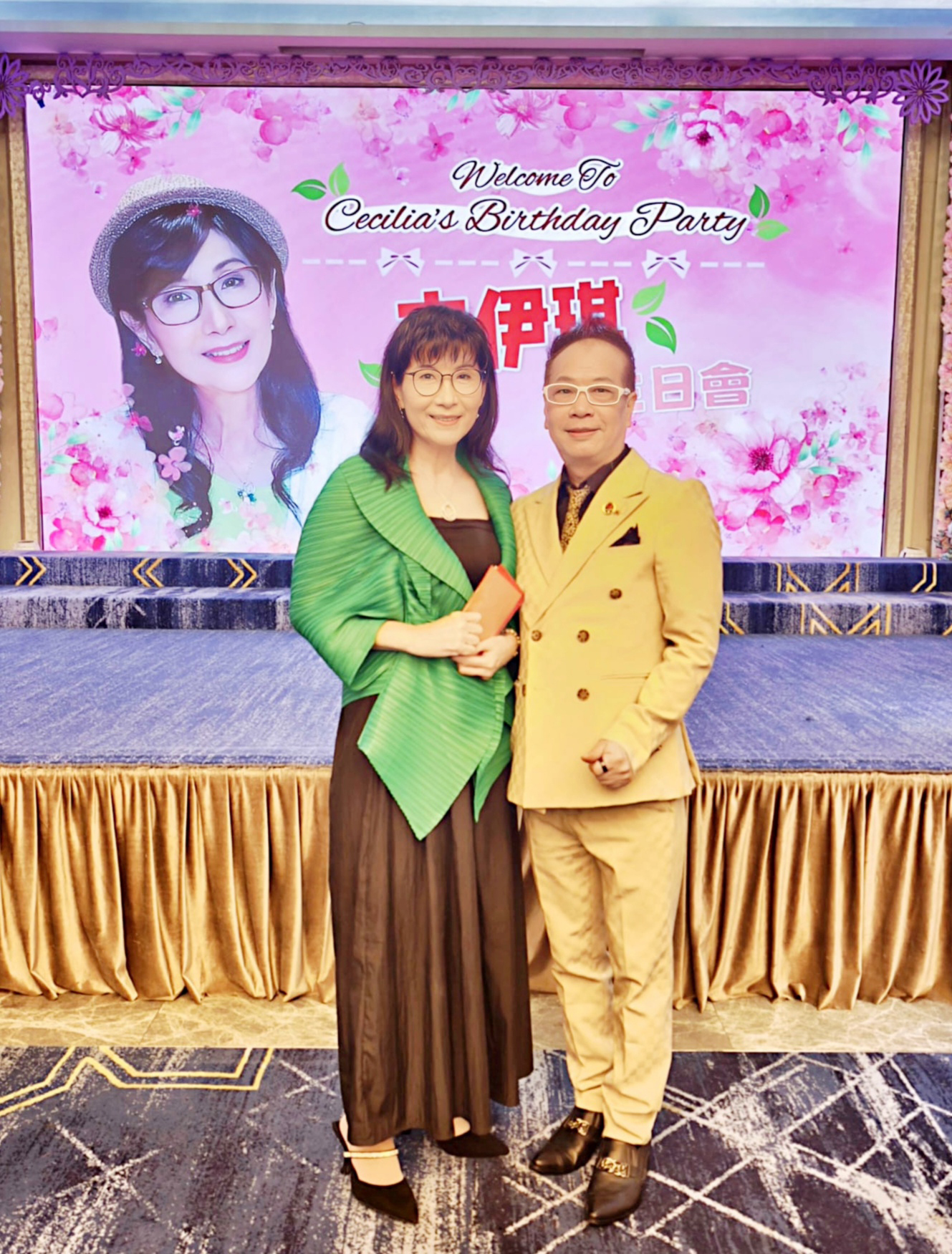 香港著名女歌手方伊琪女士