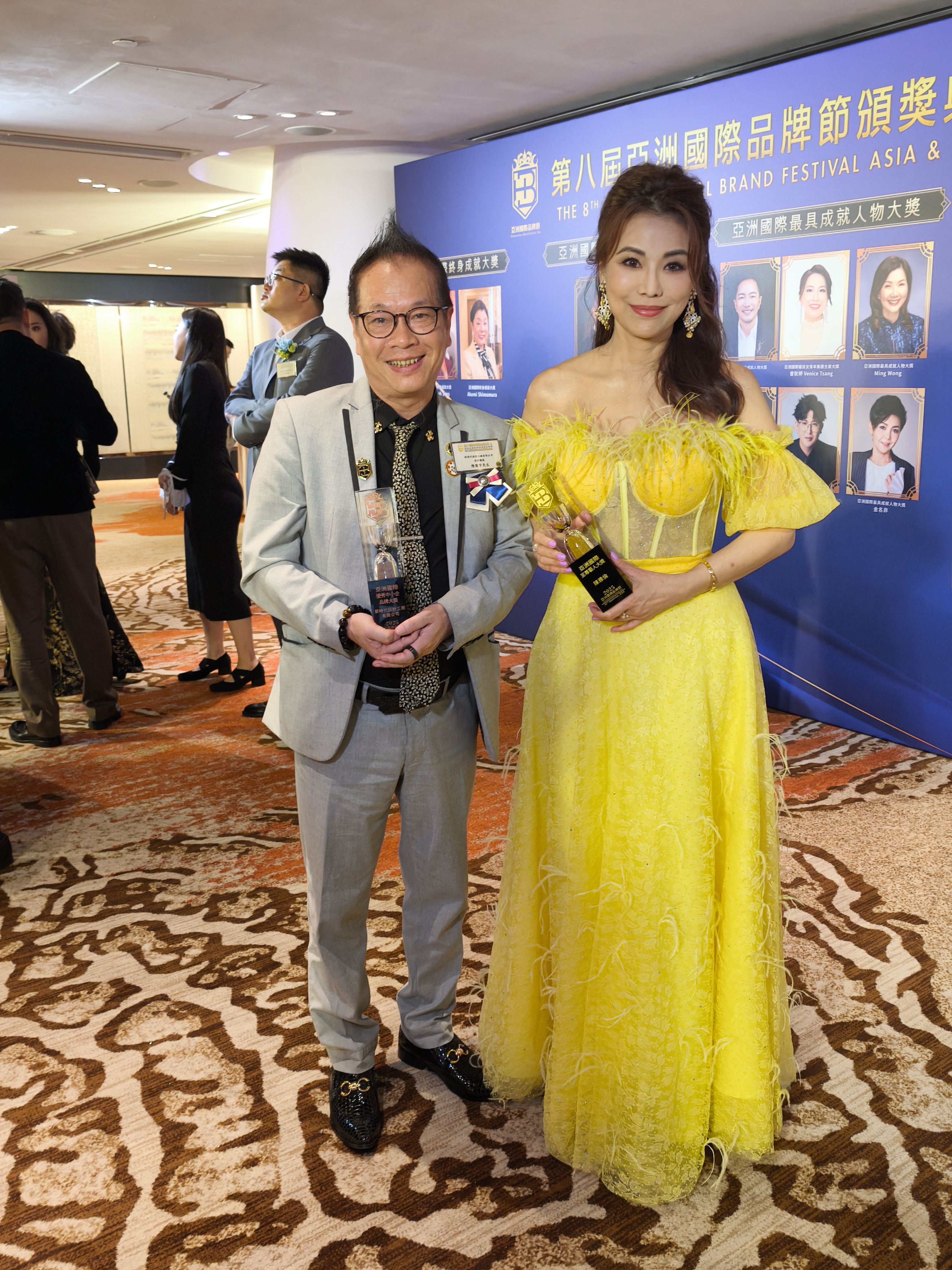 香港著名女演員陳雅倫女士